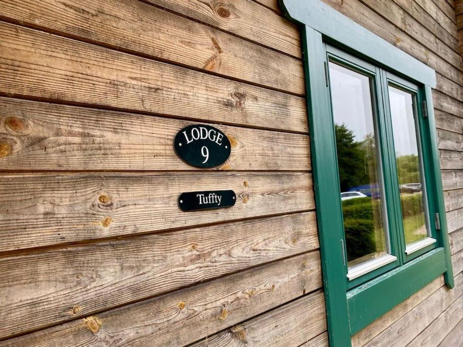 Tufty Lodge, Lake Pochard Lodge 9 南塞尔尼 外观 照片