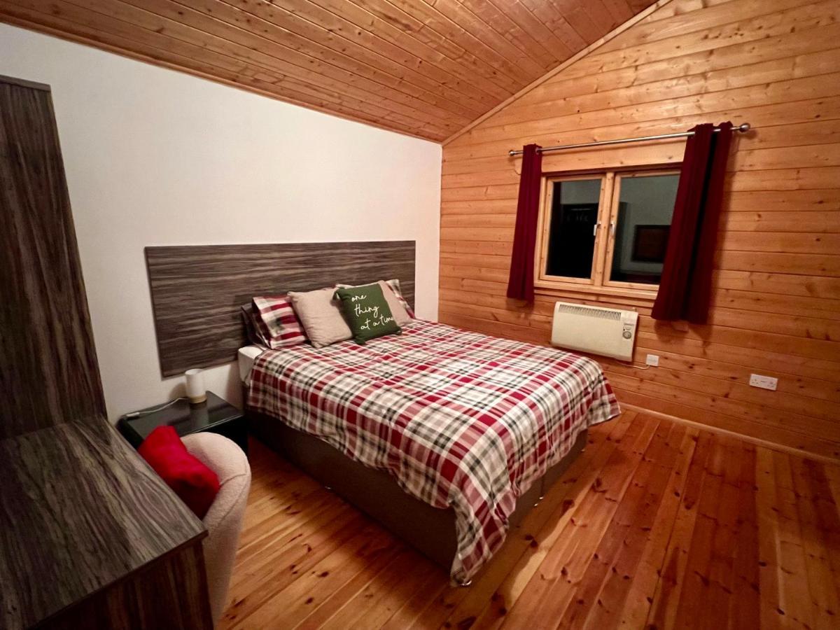 Tufty Lodge, Lake Pochard Lodge 9 南塞尔尼 外观 照片