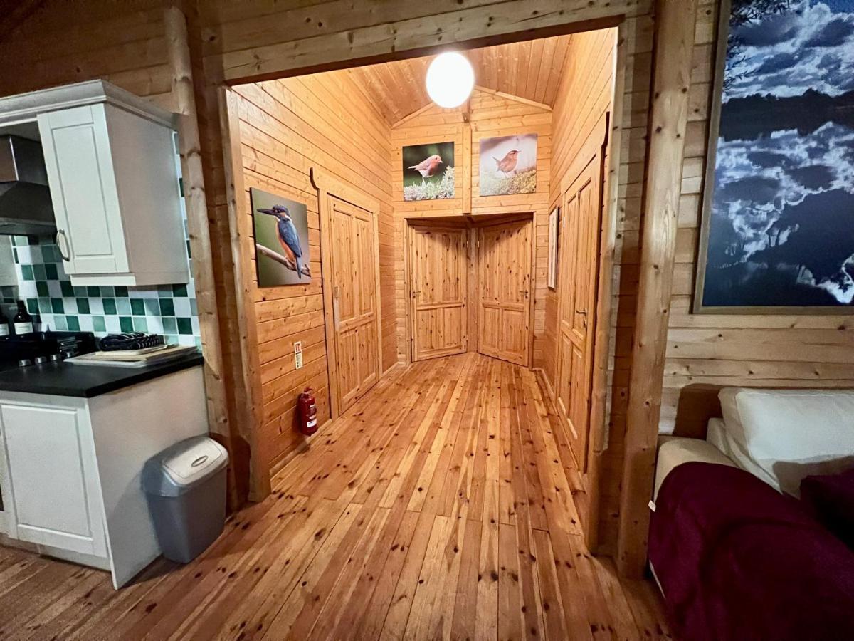 Tufty Lodge, Lake Pochard Lodge 9 南塞尔尼 外观 照片