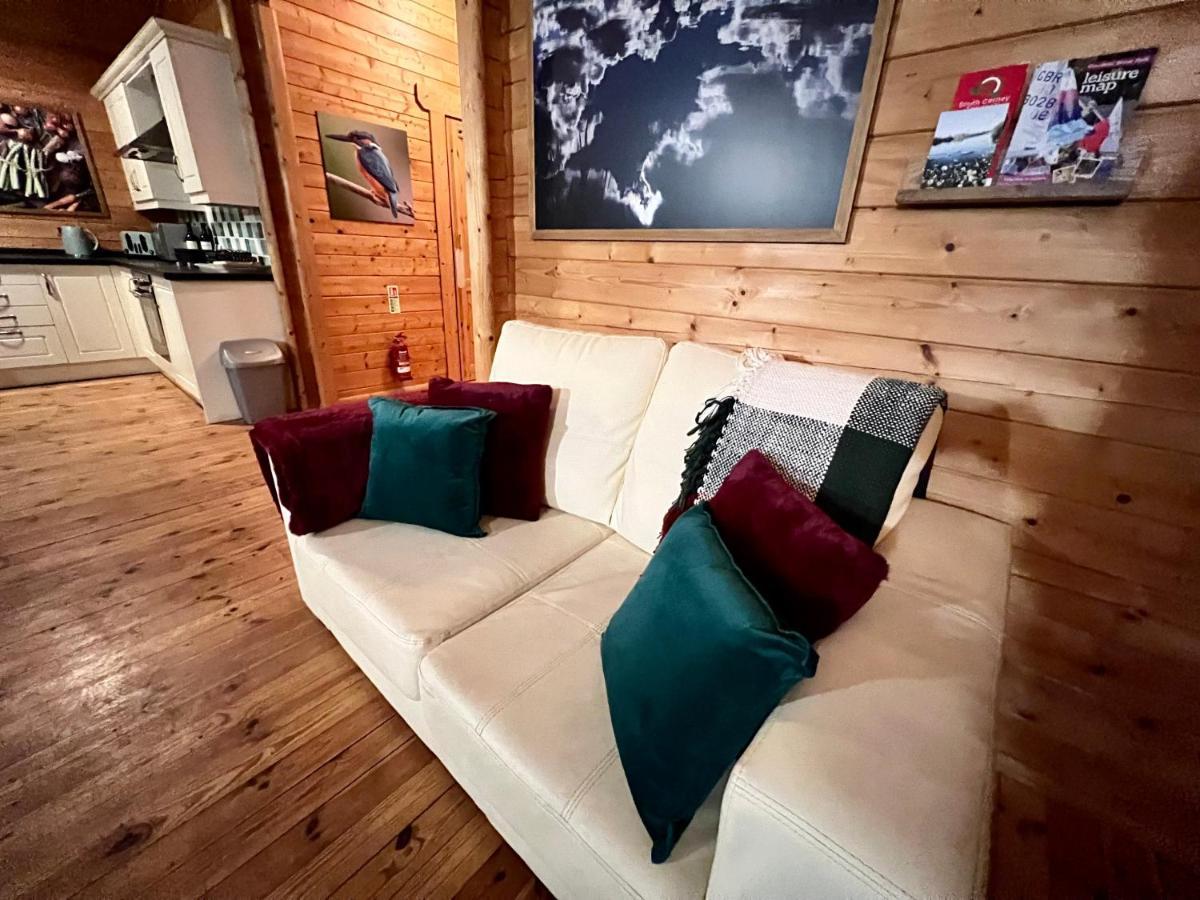 Tufty Lodge, Lake Pochard Lodge 9 南塞尔尼 外观 照片